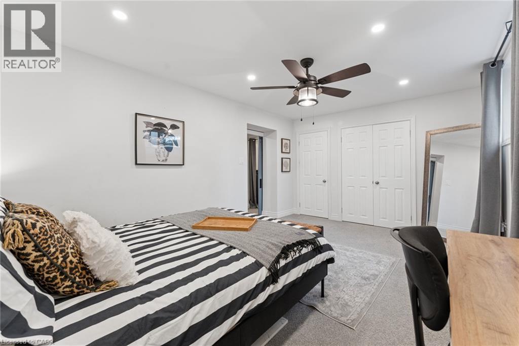 137 DONALD Street thumbnail 28