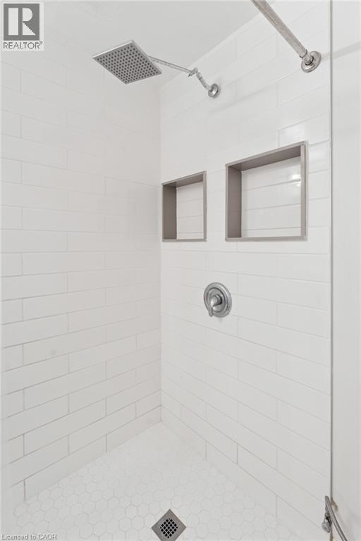 137 DONALD Street thumbnail 33