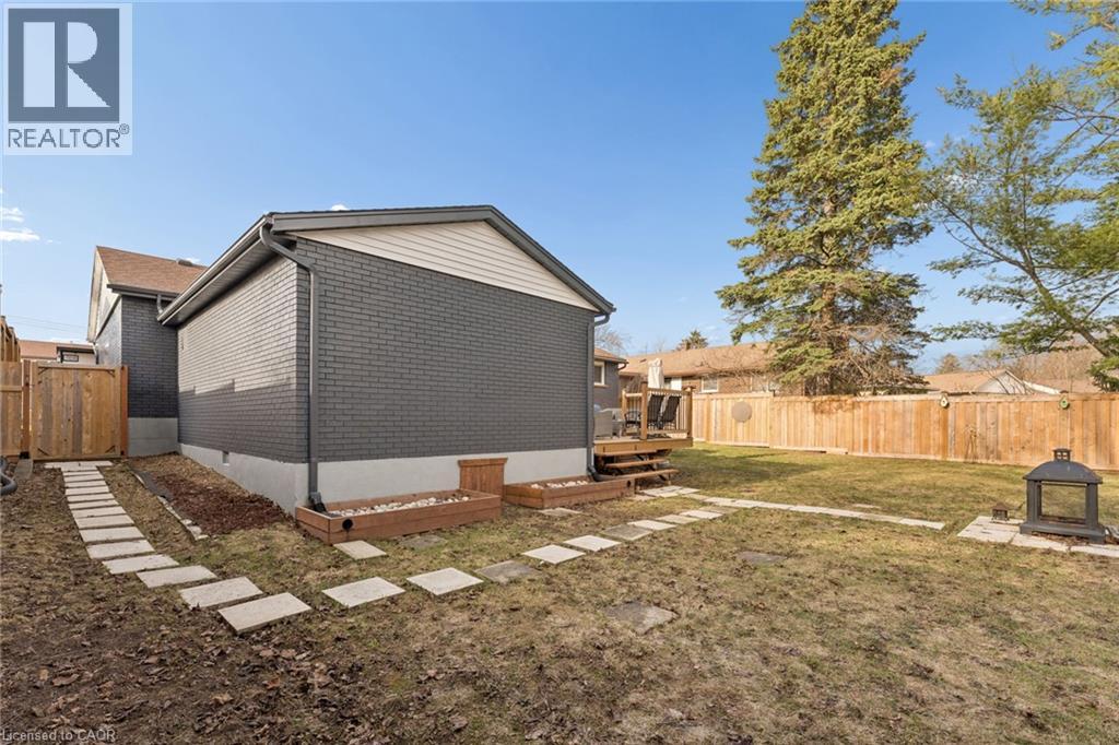 137 DONALD Street thumbnail 38