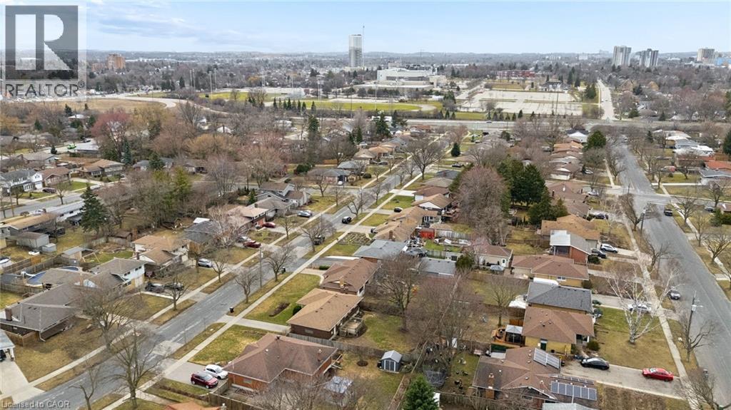 137 DONALD Street thumbnail 42