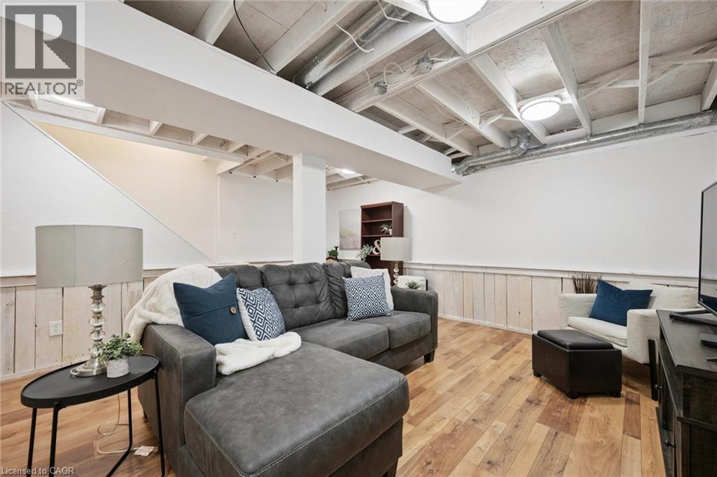 98 OLD MAPLE Lane thumbnail 35