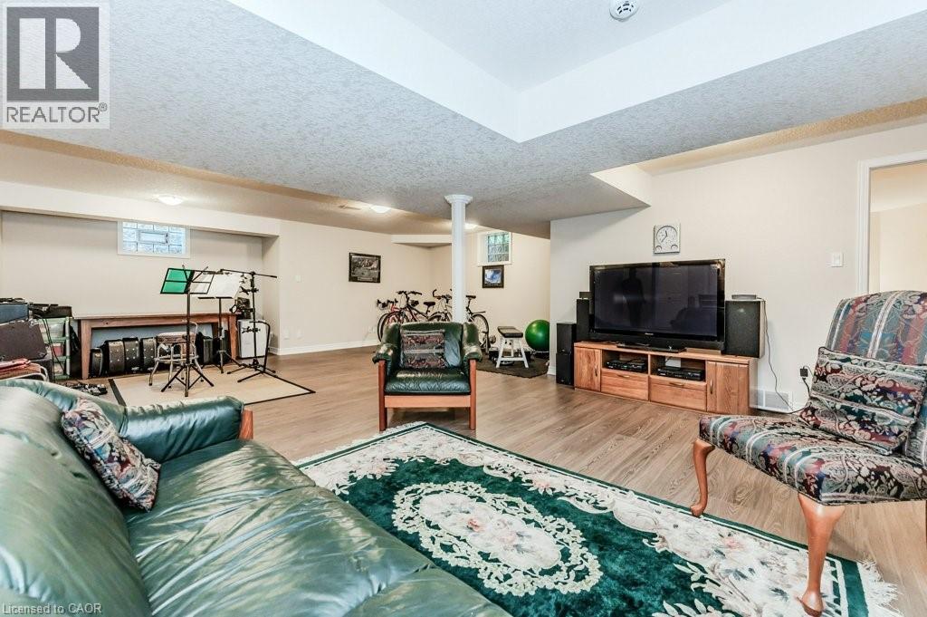 219 CORRIE Crescent thumbnail 32