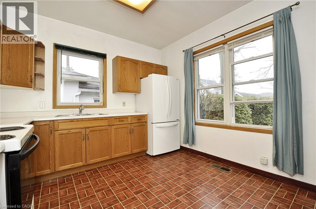 56 CHURCHILL Drive thumbnail 14