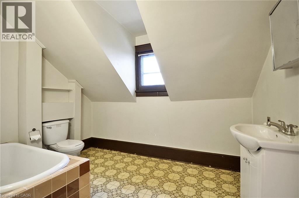 56 CHURCHILL Drive thumbnail 24