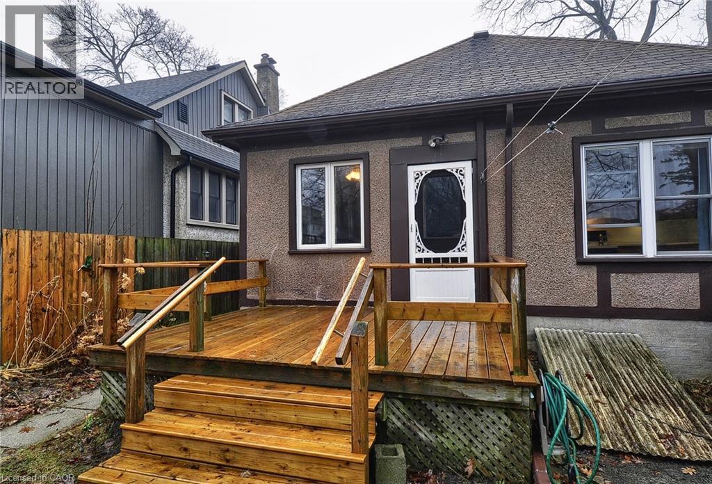 56 CHURCHILL Drive thumbnail 32