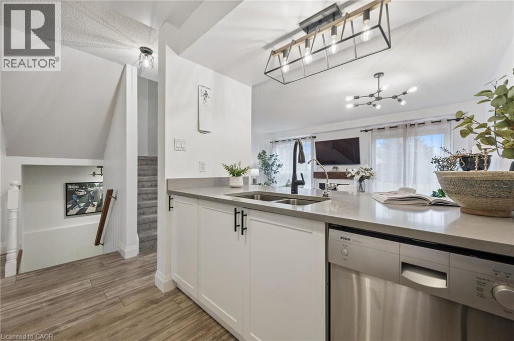 230 BLACKHORNE Drive Unit# 42 thumbnail 11