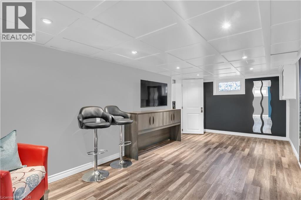 296 WEBER Street E thumbnail 32