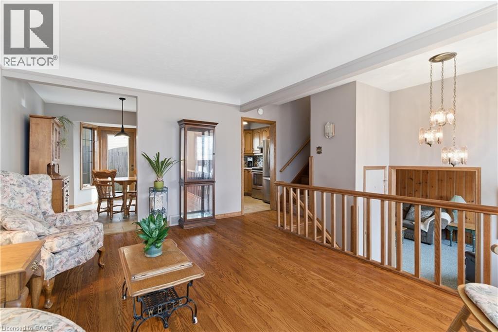 135 BURBANK Road thumbnail 14