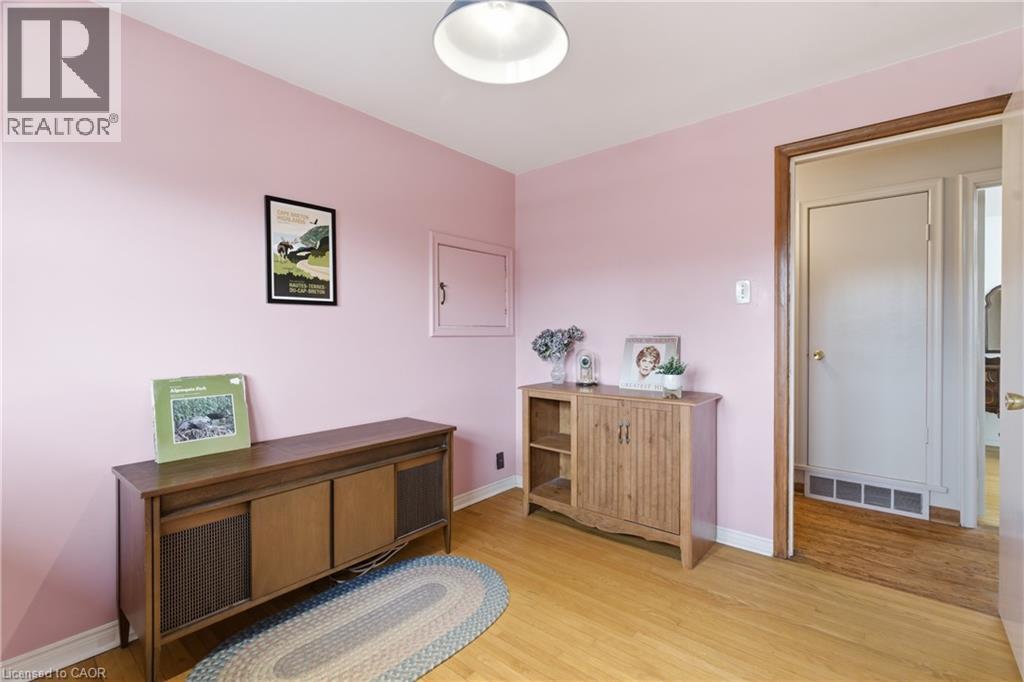 135 BURBANK Road thumbnail 22