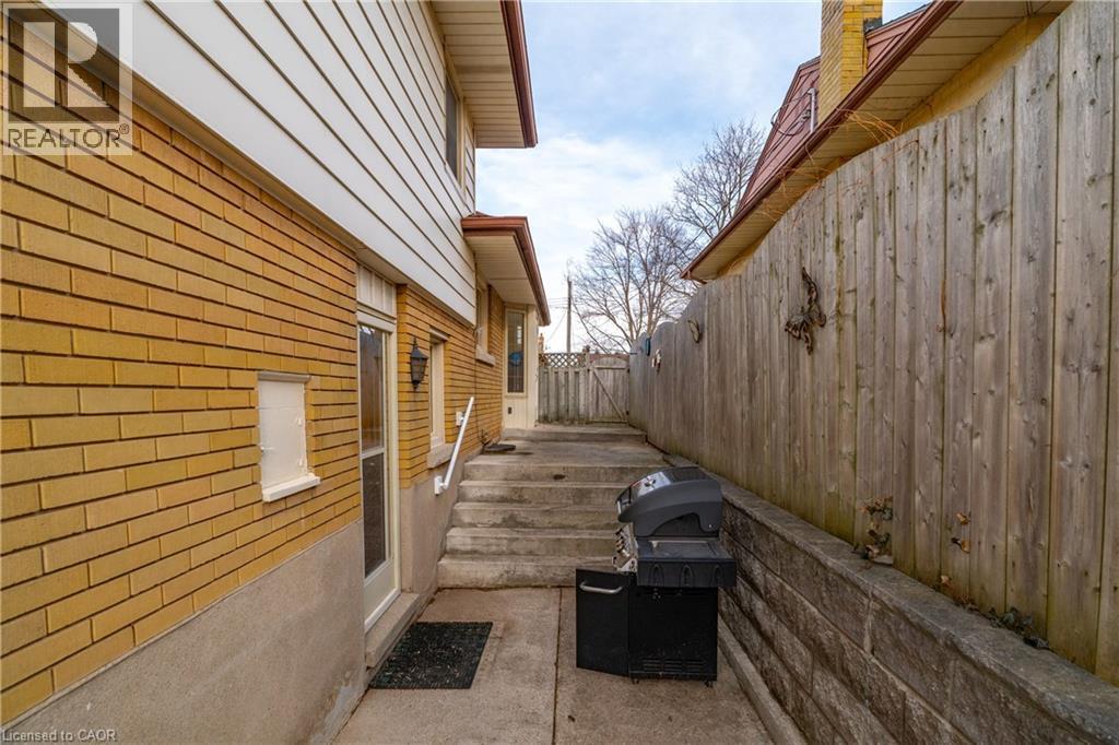 135 BURBANK Road thumbnail 28