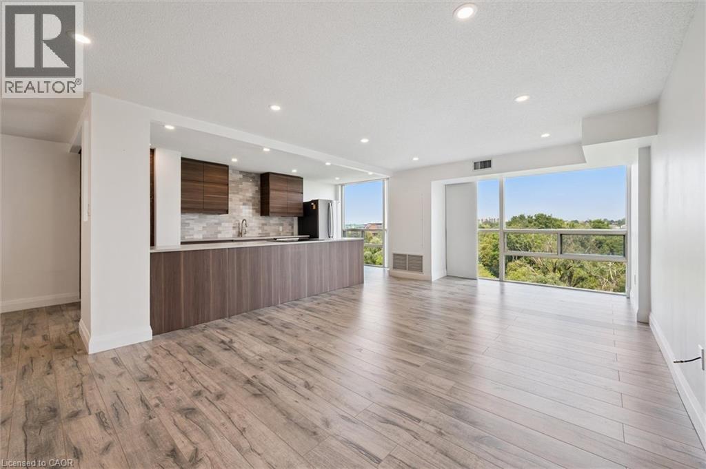 55 BLUE SPRINGS Drive Unit# 706 thumbnail 10