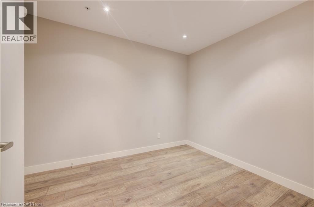 1 VICTORIA Street S Unit# 1513 thumbnail 23