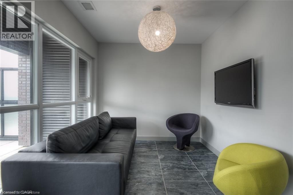 1 VICTORIA Street S Unit# 1513 thumbnail 36