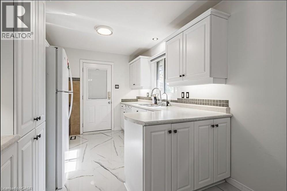 267 ERB Street E thumbnail 15