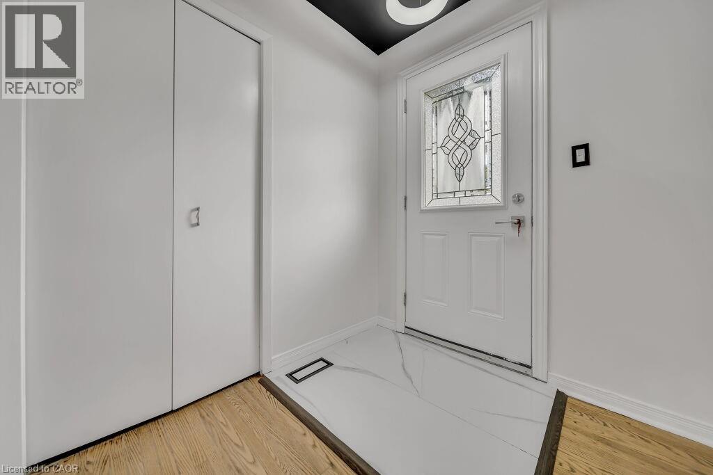 267 ERB Street E thumbnail 4