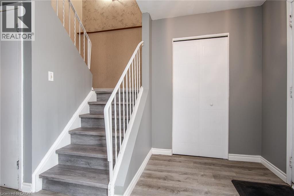 135 VINTAGE Crescent thumbnail 5