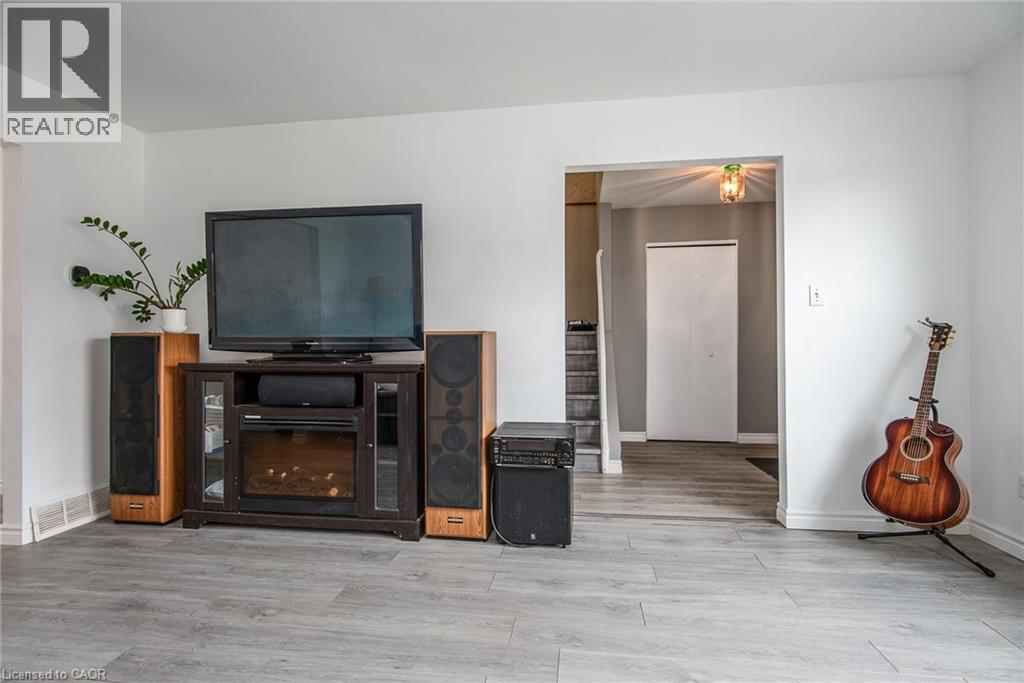 135 VINTAGE Crescent thumbnail 8