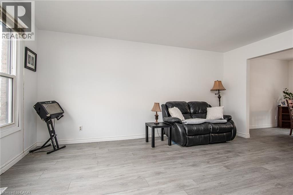 135 VINTAGE Crescent thumbnail 9