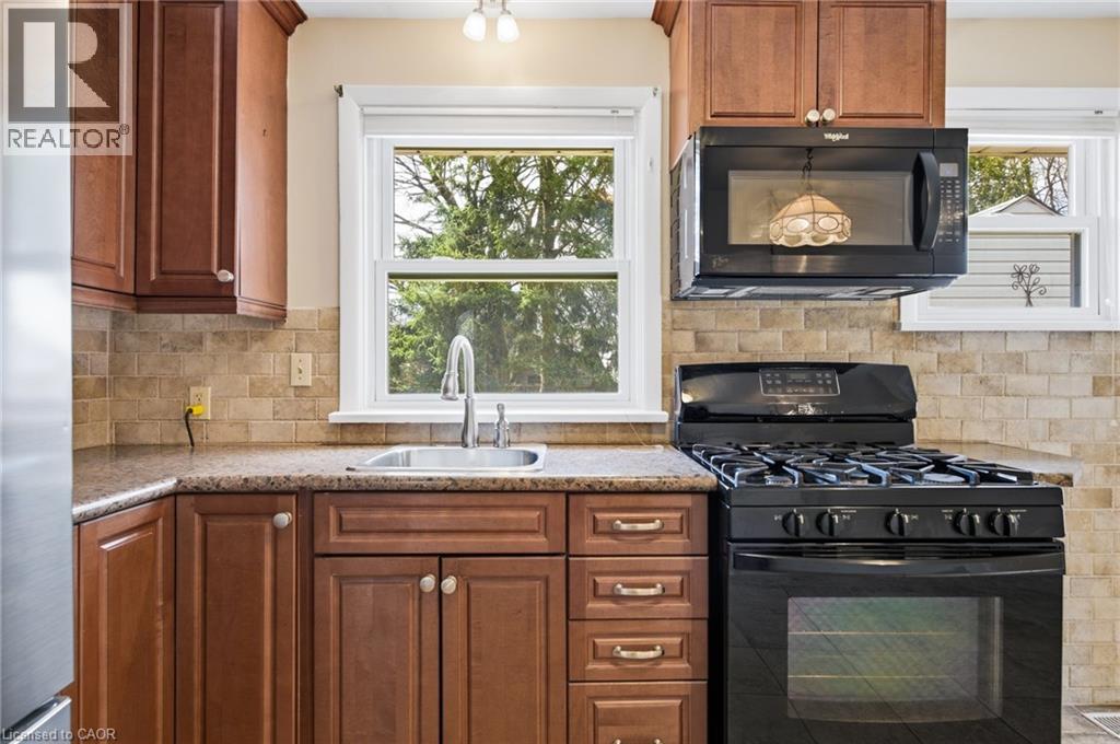 58 LOWREY Avenue S thumbnail 15