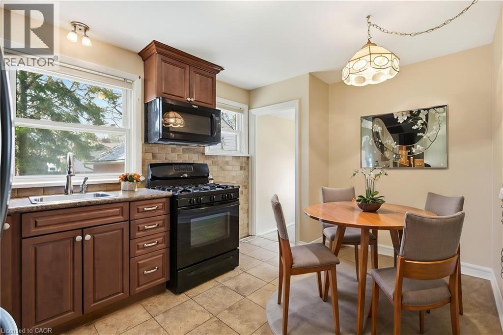 58 LOWREY Avenue S thumbnail 13