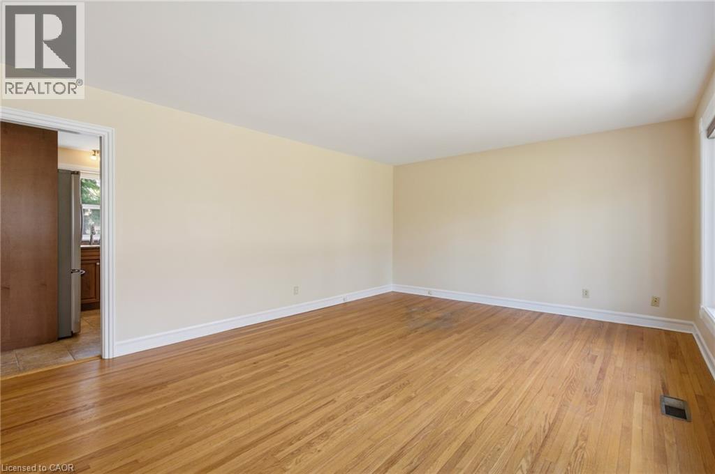 58 LOWREY Avenue S thumbnail 7