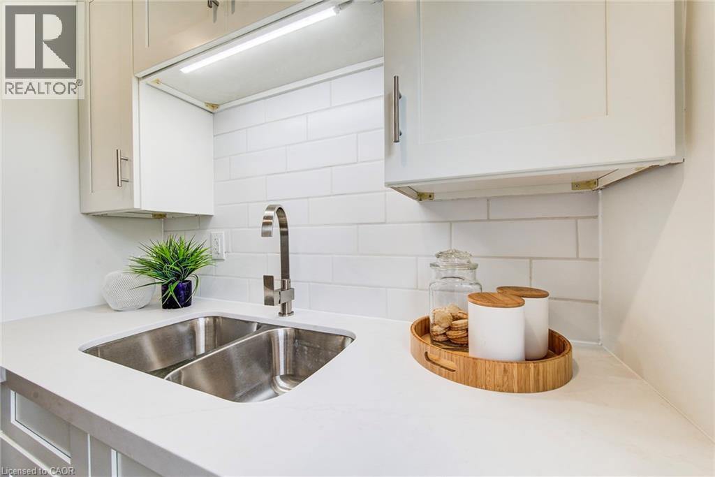 35 BRECKENRIDGE Drive Unit# 64 thumbnail 5