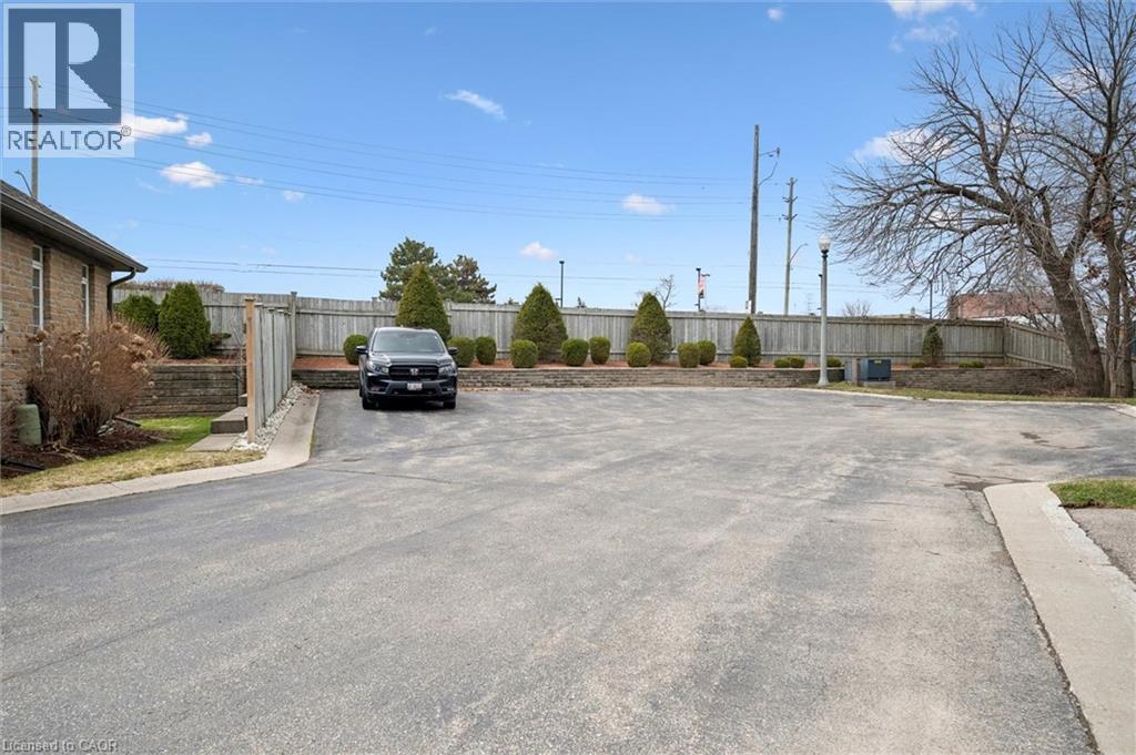 180 OLD ABBEY Road Unit# 14 thumbnail 31