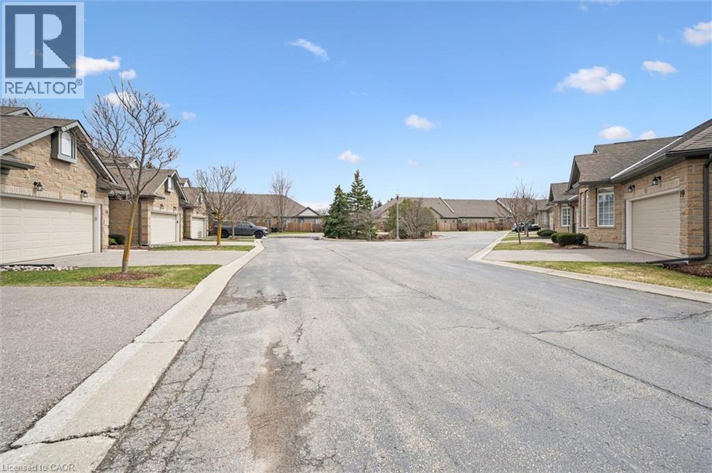 180 OLD ABBEY Road Unit# 14 thumbnail 32