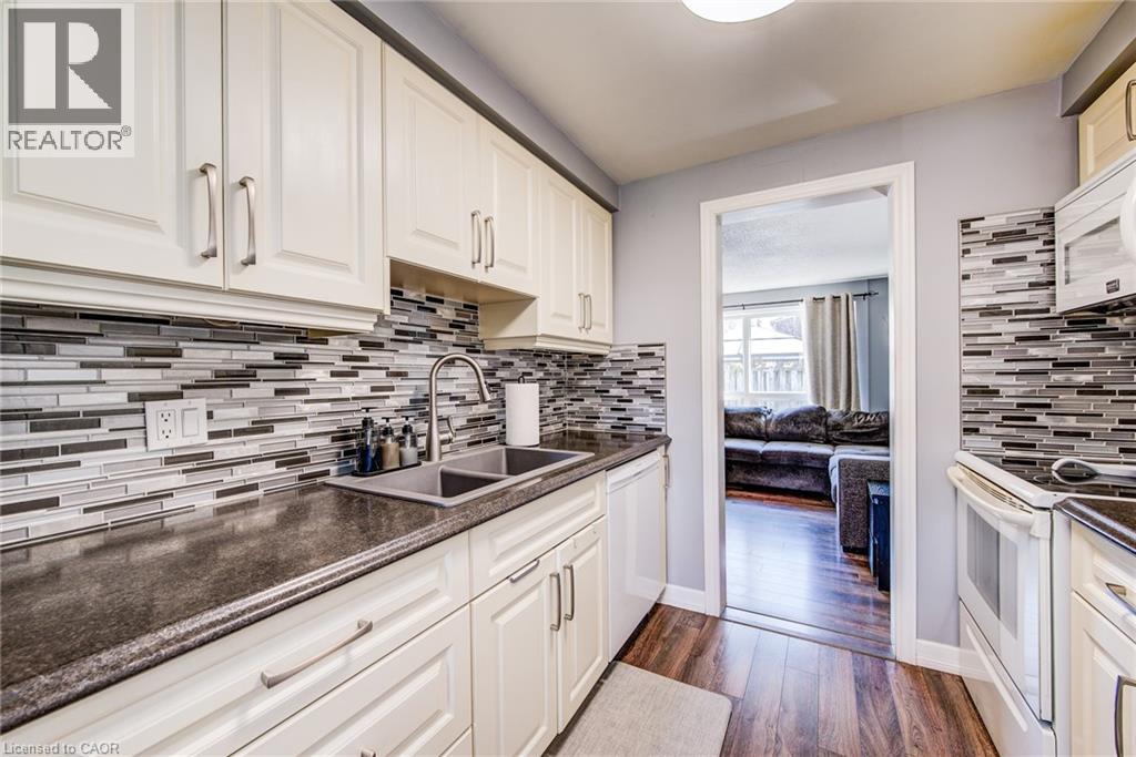 235 FERGUSON Avenue Unit# 16 thumbnail 11