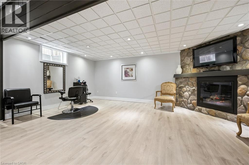 420 WATERLOO Street thumbnail 26