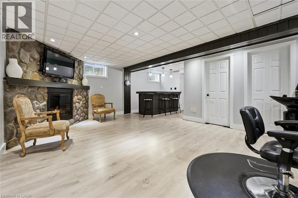 420 WATERLOO Street thumbnail 28