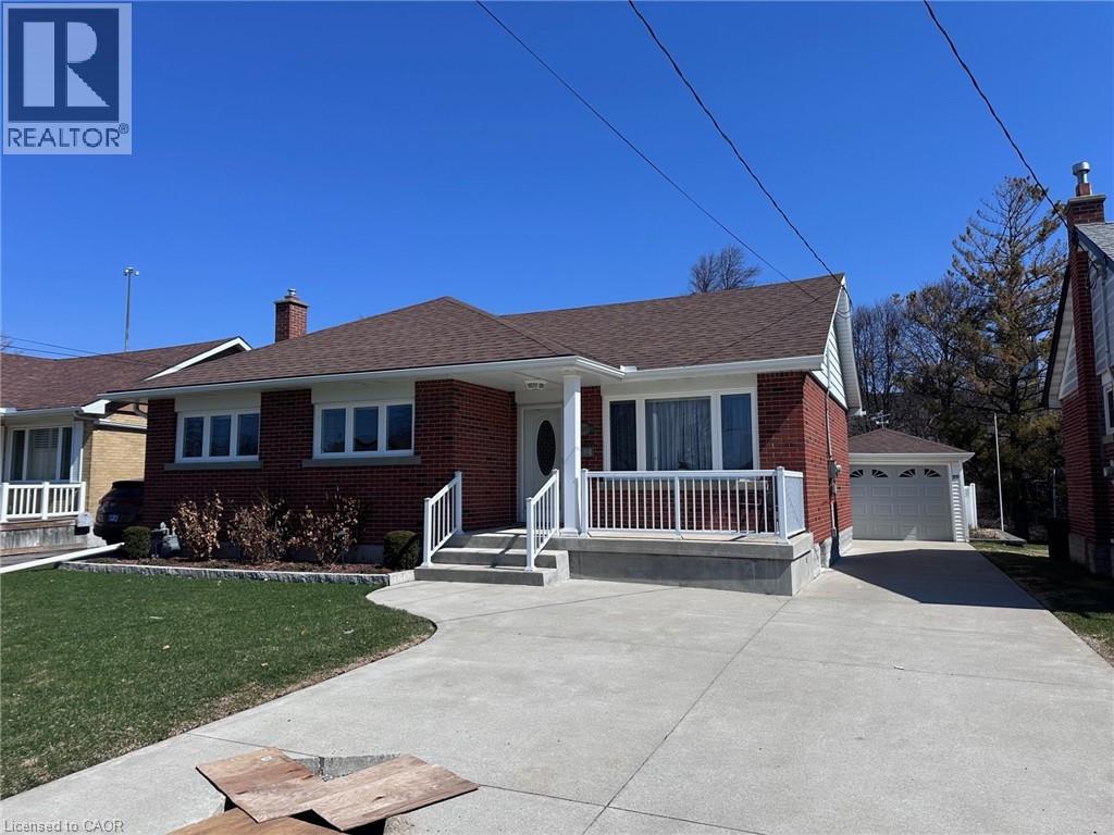 390 DUMFRIES Avenue thumbnail 2