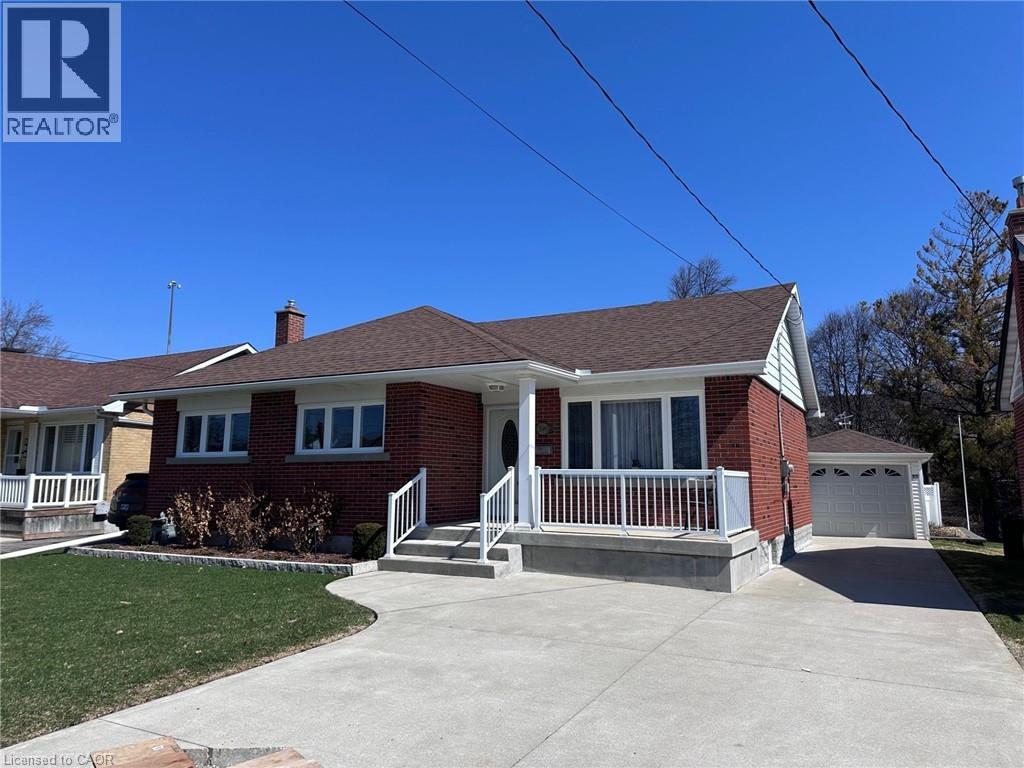 390 DUMFRIES Avenue thumbnail 3