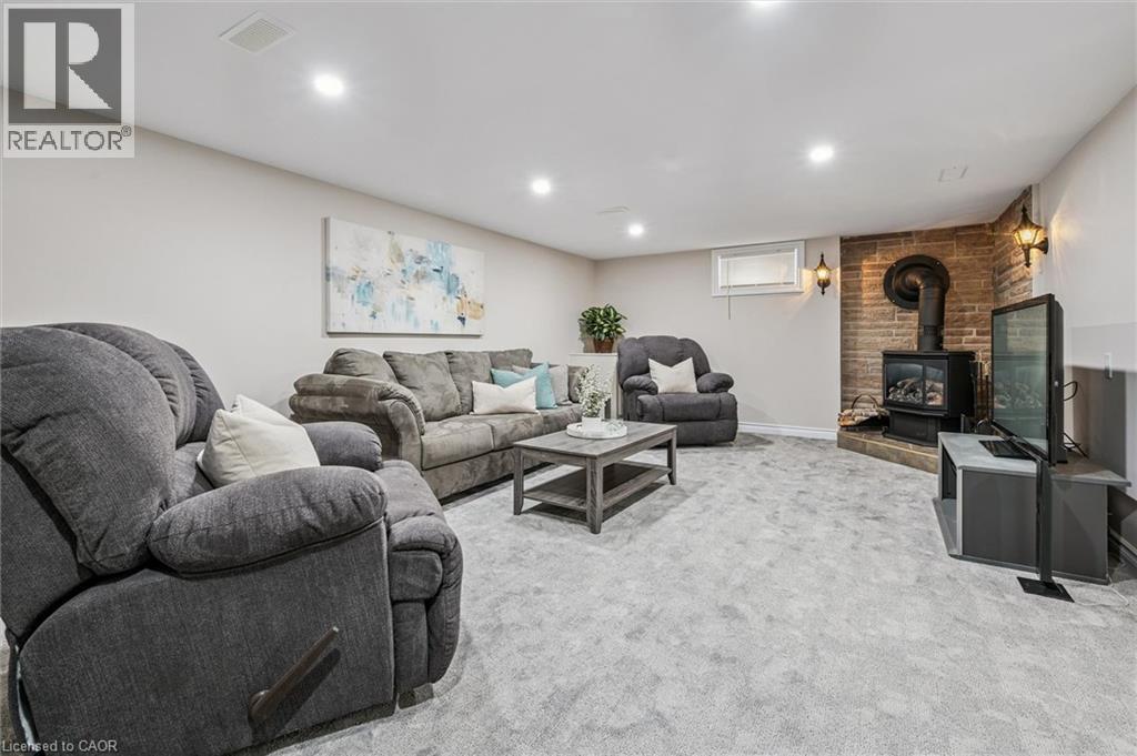 390 DUMFRIES Avenue thumbnail 24