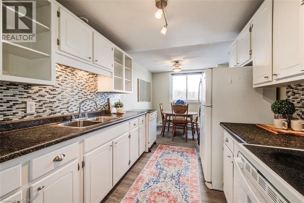 4 AVALON Place Unit# 303 thumbnail 11