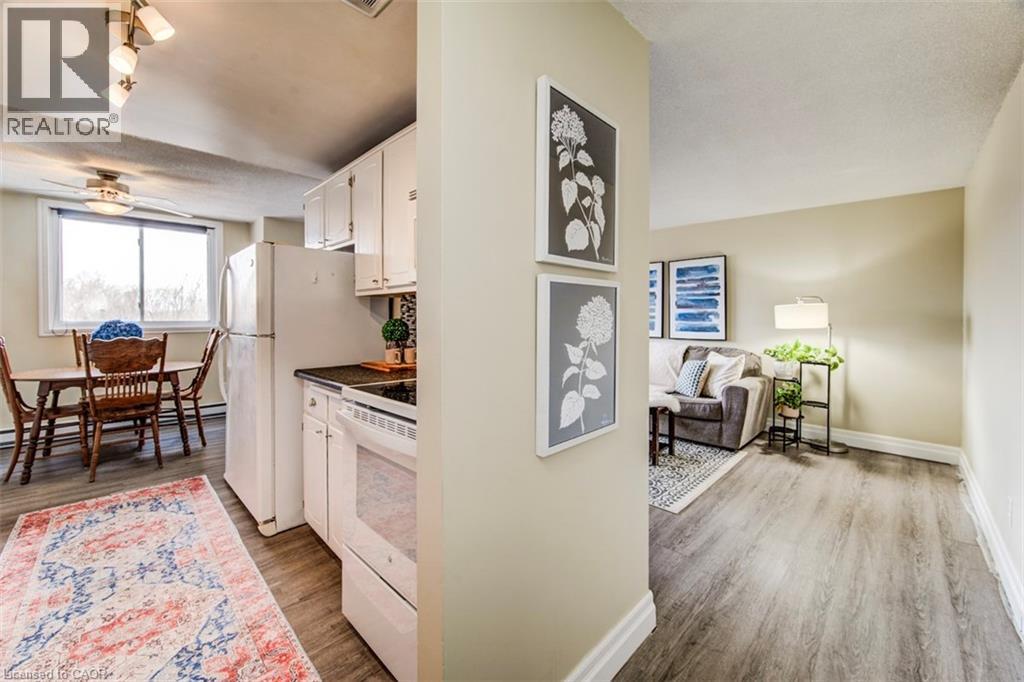 4 AVALON Place Unit# 303 thumbnail 3