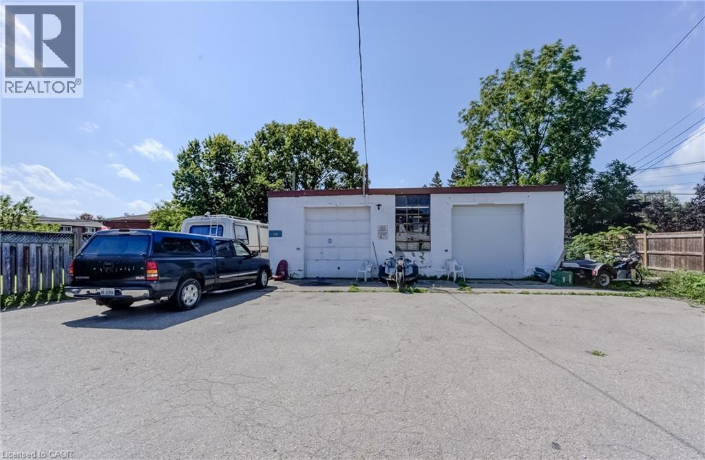 1214-1218 KING Street E thumbnail 4