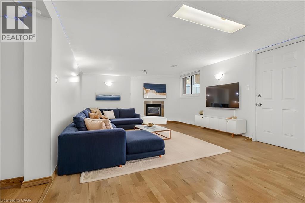 270 MAUSSER Avenue thumbnail 35