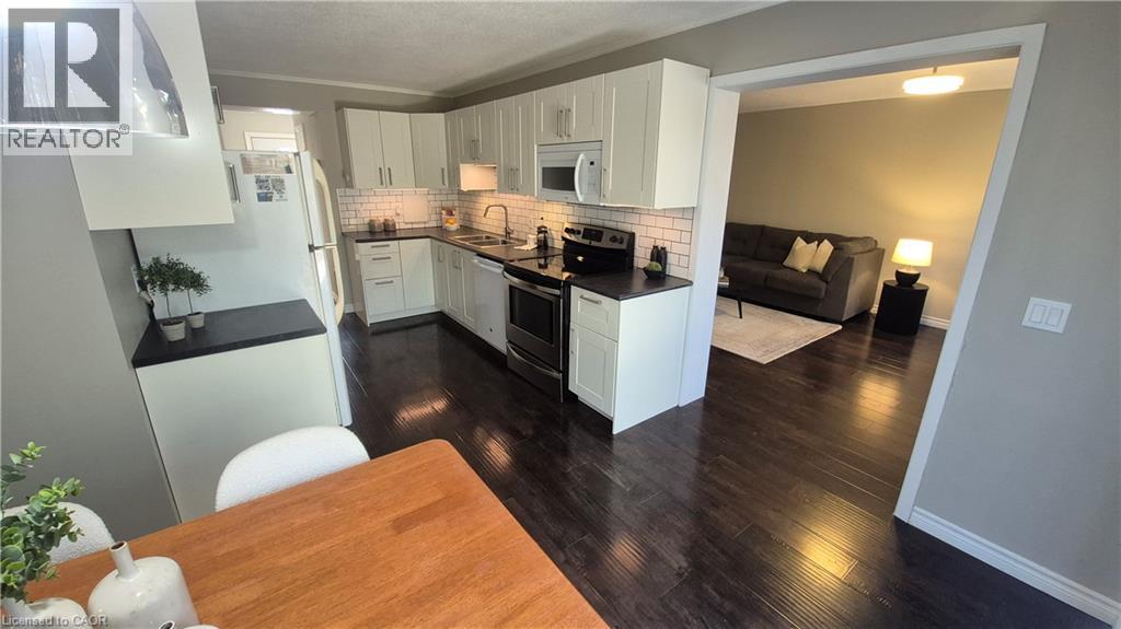 121 UNIVERSITY Avenue E Unit# 22 thumbnail 2