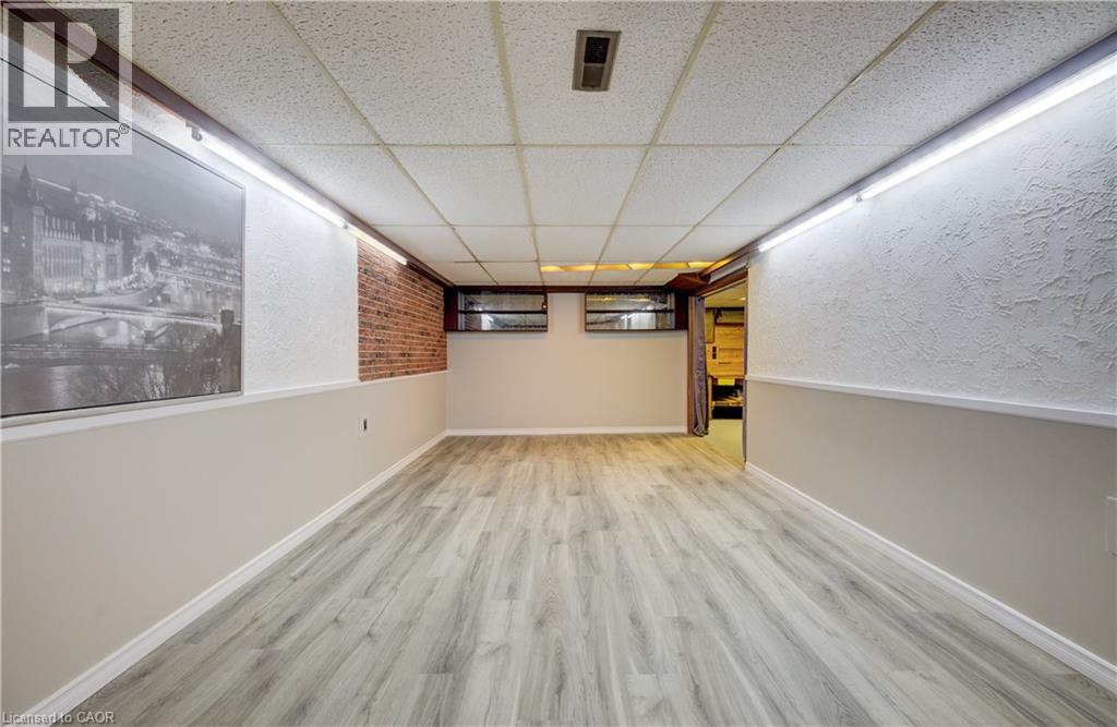 121 UNIVERSITY Avenue E Unit# 22 thumbnail 21