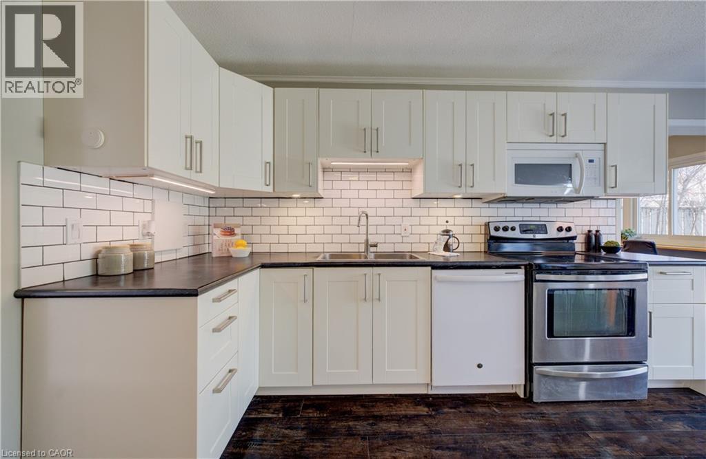 121 UNIVERSITY Avenue E Unit# 22 thumbnail 4