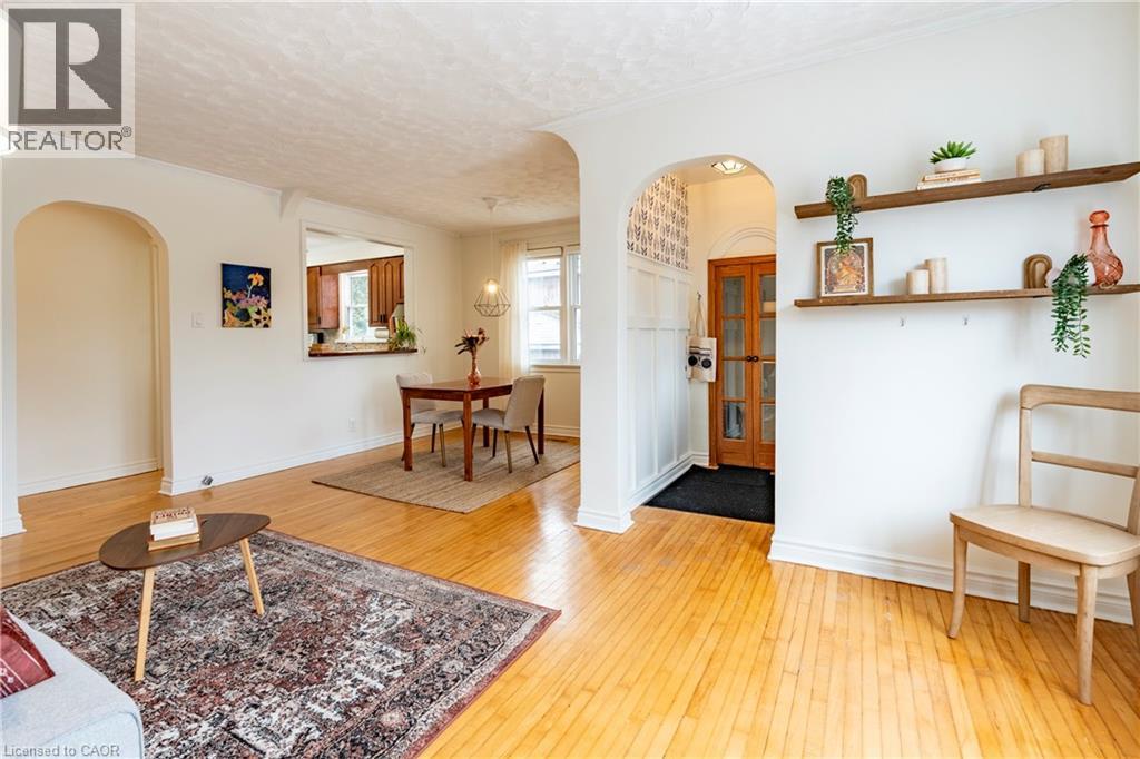 69 LOWREY Avenue N thumbnail 2