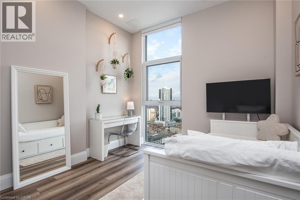 60 CHARLES Street W Unit# 3104 thumbnail 22