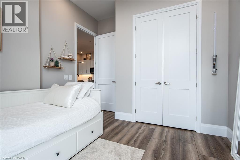 60 CHARLES Street W Unit# 3104 thumbnail 24