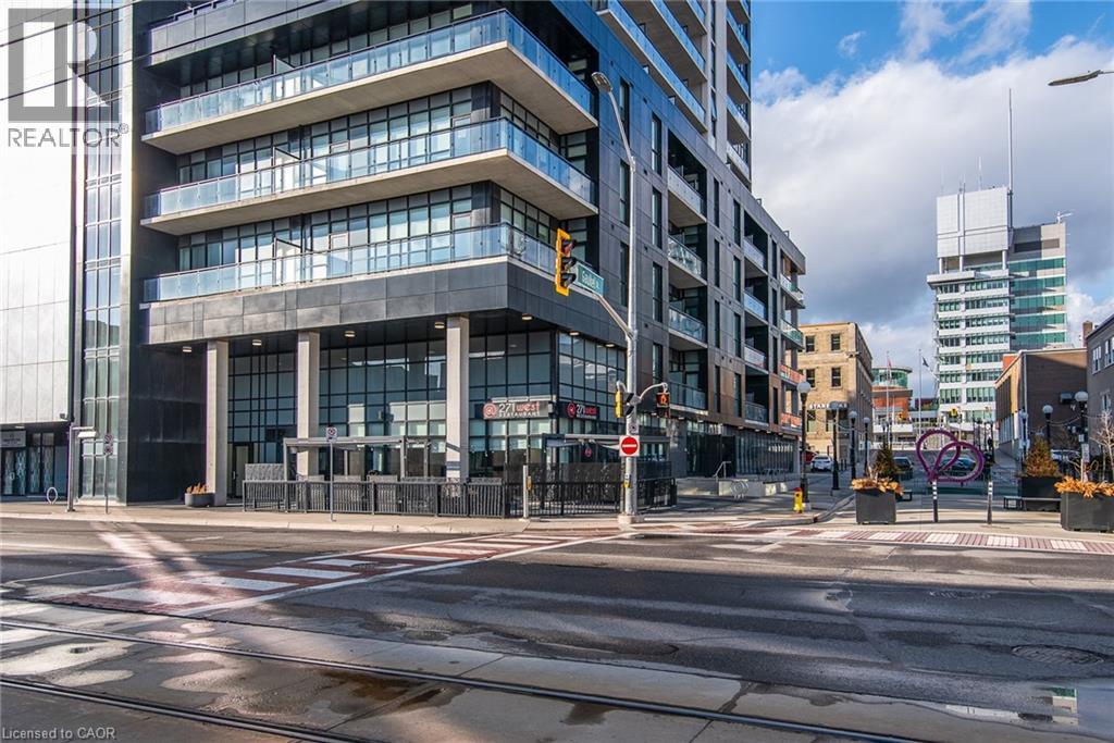 60 CHARLES Street W Unit# 3104 thumbnail 4