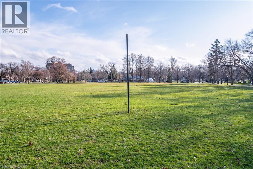 60 CHARLES Street W Unit# 3104 thumbnail 7