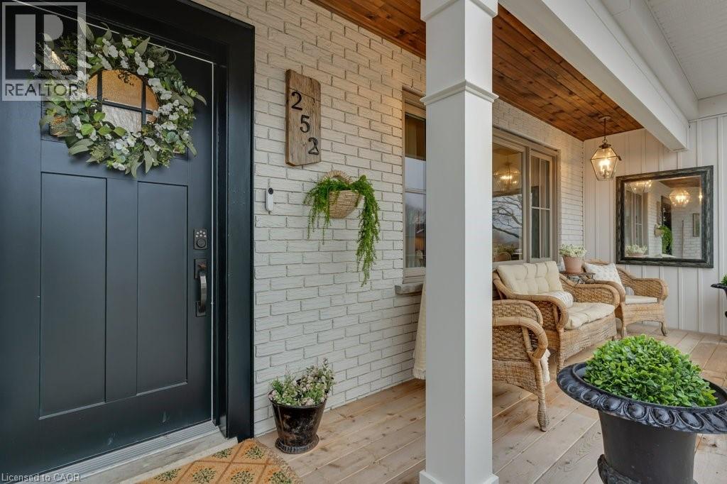 252 SHEPHERD Avenue thumbnail 3