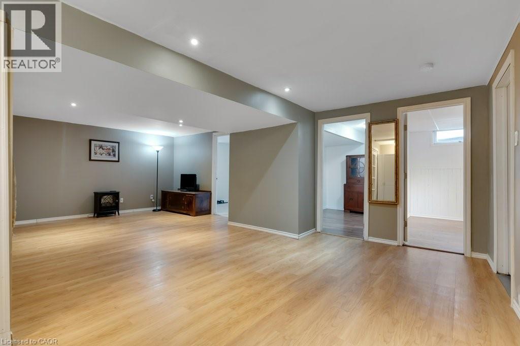 26 ESTHER Avenue thumbnail 27