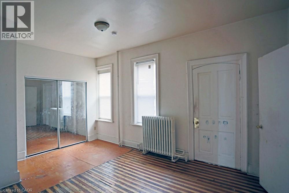 116 WEBER Street E thumbnail 4