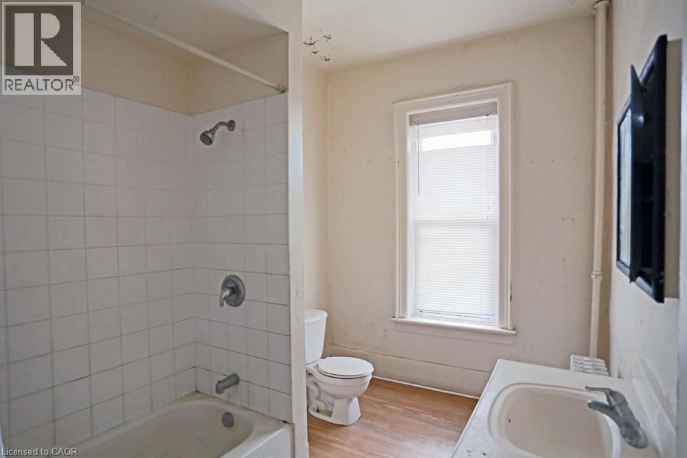 116 WEBER Street E thumbnail 3